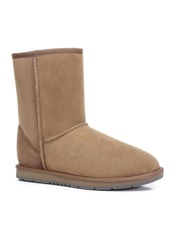 Short Classic UGG Boots Water Resistant - Chestnut